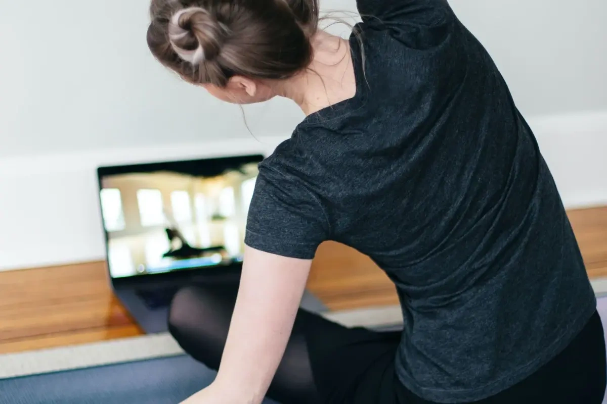 Træning hjemme i stuen - 5 stykker træningsudstyr du kan bruge mens du ser fjernsyn